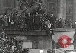Immagine di Tedeschi dimostrano per il rimpatrio dei prigionieri di guerra detenuti dalla Francia Berlino Germania, 1919, secondo 17 filmato di repertorio 65675065687