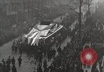 Standbild drapiert Beerdigung Float Europa, 1920, aus Sekunde 12 historischem Filmmaterial Videoclip 65675065694