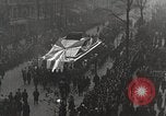 Standbild drapiert Beerdigung Float Europa, 1920, aus Sekunde 13 historischem Filmmaterial Videoclip 65675065694