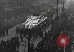 Standbild drapiert Beerdigung Float Europa, 1920, aus Sekunde 17 historischem Filmmaterial Videoclip 65675065694