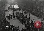 Standbild drapiert Beerdigung Float Europa, 1920, aus Sekunde 45 historischem Filmmaterial Videoclip 65675065694