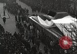 Standbild drapiert Beerdigung Float Europa, 1920, aus Sekunde 56 historischem Filmmaterial Videoclip 65675065694