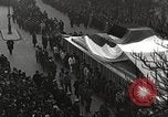 Standbild drapiert Beerdigung Float Europa, 1920, aus Sekunde 57 historischem Filmmaterial Videoclip 65675065694