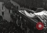 Standbild drapiert Beerdigung Float Europa, 1920, aus Sekunde 58 historischem Filmmaterial Videoclip 65675065694