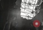 Immagine di Bombardare gli edifici danneggiati Berlino Germania, 1945, secondo 13 filmato di repertorio 65675065700