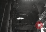 Immagine di Bombardare gli edifici danneggiati Berlino Germania, 1945, secondo 34 filmato di repertorio 65675065700