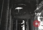 Immagine di Bombardare gli edifici danneggiati Berlino Germania, 1945, secondo 41 filmato di repertorio 65675065700