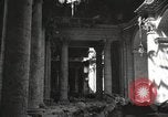 Immagine di Bombardare gli edifici danneggiati Berlino Germania, 1945, secondo 47 filmato di repertorio 65675065700