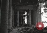 Immagine di Bombardare gli edifici danneggiati Berlino Germania, 1945, secondo 49 filmato di repertorio 65675065700