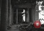 Immagine di Bombardare gli edifici danneggiati Berlino Germania, 1945, secondo 56 filmato di repertorio 65675065700