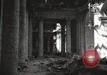 Immagine di Bombardare gli edifici danneggiati Berlino Germania, 1945, secondo 59 filmato di repertorio 65675065700