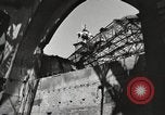 Immagine di Danneggiato il Reichstag Berlino Germania, 1945, secondo 9 filmato di repertorio 65675065701