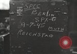 Standbild beschädigte Reichstag Berlin Deutschland, 1945, aus Sekunde 7 historischem Filmmaterial Videoclip 65675065702