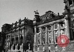 Standbild beschädigte Reichstag Berlin Deutschland, 1945, aus Sekunde 11 historischem Filmmaterial Videoclip 65675065702