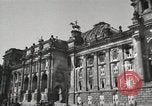 Standbild beschädigte Reichstag Berlin Deutschland, 1945, aus Sekunde 26 historischem Filmmaterial Videoclip 65675065702