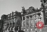 Standbild beschädigte Reichstag Berlin Deutschland, 1945, aus Sekunde 30 historischem Filmmaterial Videoclip 65675065702