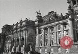 Standbild beschädigte Reichstag Berlin Deutschland, 1945, aus Sekunde 35 historischem Filmmaterial Videoclip 65675065702