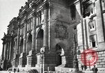 Standbild beschädigte Reichstag Berlin Deutschland, 1945, aus Sekunde 48 historischem Filmmaterial Videoclip 65675065702