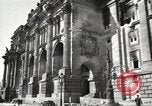 Standbild beschädigte Reichstag Berlin Deutschland, 1945, aus Sekunde 51 historischem Filmmaterial Videoclip 65675065702
