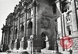 Standbild beschädigte Reichstag Berlin Deutschland, 1945, aus Sekunde 52 historischem Filmmaterial Videoclip 65675065702