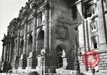 Standbild beschädigte Reichstag Berlin Deutschland, 1945, aus Sekunde 57 historischem Filmmaterial Videoclip 65675065702