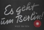 Standbild kommunistische Demonstration Berlin Deutschland, 1949, aus Sekunde 6 historischem Filmmaterial Videoclip 65675065705