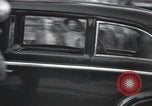 Standbild kommunistische Demonstration Berlin Deutschland, 1949, aus Sekunde 30 historischem Filmmaterial Videoclip 65675065705