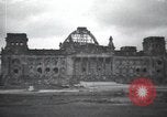 Standbild politischen Kundgebung Berlin Deutschland, 1949, aus Sekunde 1 historischem Filmmaterial Videoclip 65675065706