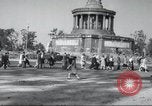 Standbild Reichstag Berlin Deutschland, 1949, aus Sekunde 36 historischem Filmmaterial Videoclip 65675065716