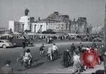 Standbild Reichstag Berlin Deutschland, 1949, aus Sekunde 54 historischem Filmmaterial Videoclip 65675065716