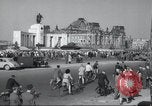 Standbild Reichstag Berlin Deutschland, 1949, aus Sekunde 55 historischem Filmmaterial Videoclip 65675065716