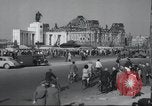 Standbild Reichstag Berlin Deutschland, 1949, aus Sekunde 56 historischem Filmmaterial Videoclip 65675065716