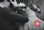 Immagine di Civili tedesco Berlino Germania, 1949, secondo 3 filmato di repertorio 65675065719