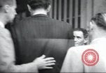 Immagine di Civili tedesco Berlino Germania, 1949, secondo 9 filmato di repertorio 65675065719