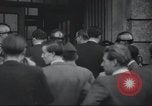 Immagine di Civili tedesco Berlino Germania, 1949, secondo 22 filmato di repertorio 65675065719