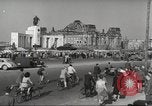 Standbild Freiheitskundgebung gegen die sowjetische Blockade Berlin Deutschland, 1948, aus Sekunde 24 historischem Filmmaterial Videoclip 65675065720