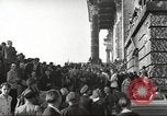 Standbild Freiheitskundgebung gegen die sowjetische Blockade Berlin Deutschland, 1948, aus Sekunde 33 historischem Filmmaterial Videoclip 65675065720