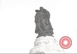 Immagine di Guerra sovietica memorial Berlino Germania, 1953, secondo 1 filmato di repertorio 65675065722