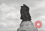 Immagine di Guerra sovietica memorial Berlino Germania, 1953, secondo 3 filmato di repertorio 65675065722