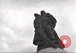 Immagine di Guerra sovietica memorial Berlino Germania, 1953, secondo 18 filmato di repertorio 65675065722