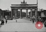 Standbild skater Berlin Deutschland, 1932, aus Sekunde 4 historischem Filmmaterial Videoclip 65675065737