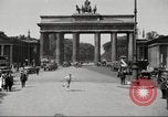 Standbild skater Berlin Deutschland, 1932, aus Sekunde 7 historischem Filmmaterial Videoclip 65675065737