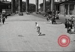Standbild skater Berlin Deutschland, 1932, aus Sekunde 11 historischem Filmmaterial Videoclip 65675065737