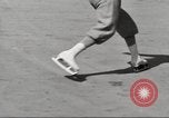 Standbild skater Berlin Deutschland, 1932, aus Sekunde 16 historischem Filmmaterial Videoclip 65675065737