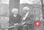 Image aide aux nécessiteux âgés de United States USA, 1939, de la seconde 23 séquences d'archives historiques vidéo 65675065741