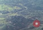 Standbild Marine Jet Jagdbomben Viet Cong Position Quang Ngai Vietnam, 1967, aus Sekunde 6 historischem Filmmaterial Videoclip 65675065746