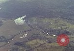 Standbild Marine Jet Jagdbomben Viet Cong Position Quang Ngai Vietnam, 1967, aus Sekunde 11 historischem Filmmaterial Videoclip 65675065746