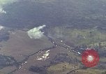 Standbild Marine Jet Jagdbomben Viet Cong Position Quang Ngai Vietnam, 1967, aus Sekunde 16 historischem Filmmaterial Videoclip 65675065746