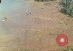 Standbild Marine Jet Jagdbomben Viet Cong Position Quang Ngai Vietnam, 1967, aus Sekunde 24 historischem Filmmaterial Videoclip 65675065746