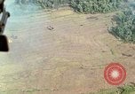 Standbild Marine Jet Jagdbomben Viet Cong Position Quang Ngai Vietnam, 1967, aus Sekunde 28 historischem Filmmaterial Videoclip 65675065746
